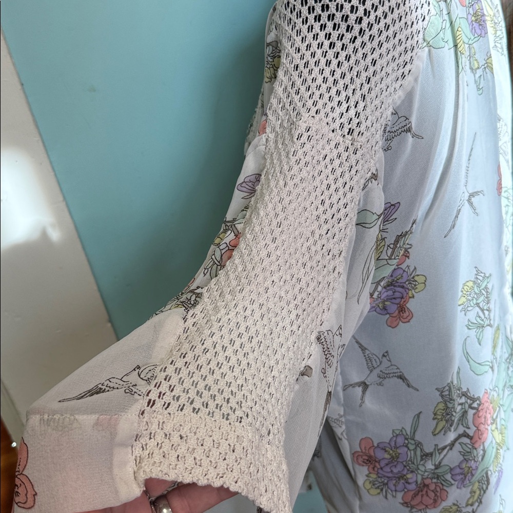Versona Floral Sheer Top - White and Multicolor - Picture 6 of 6